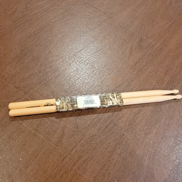 HARD ROCK CAFE HRC Natural Wood Drum Sticks 16" Sacramento. New - Picture 7 of 7